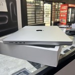 Mint MacBook Pro Late 2023 (M3) - 16 inch - 512 GB, Silver, 18 GB, Apple M3 Pro 12-core, 18-core GPU