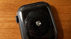 Good
													Apple Watch SE 1st Gen 40mm - Gray, A2351 - GPS, Aluminum, photo 2 of 6