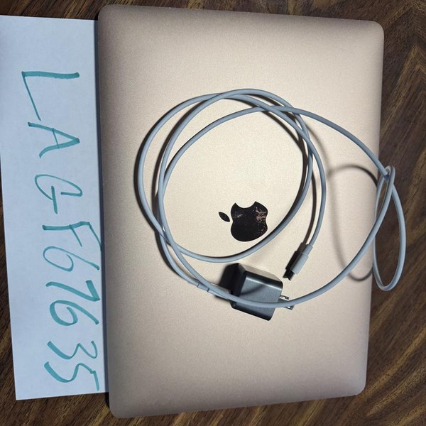 MacBook Air 2020 - 13 inch - 256 GB, Gold, 8 GB, Apple M1
