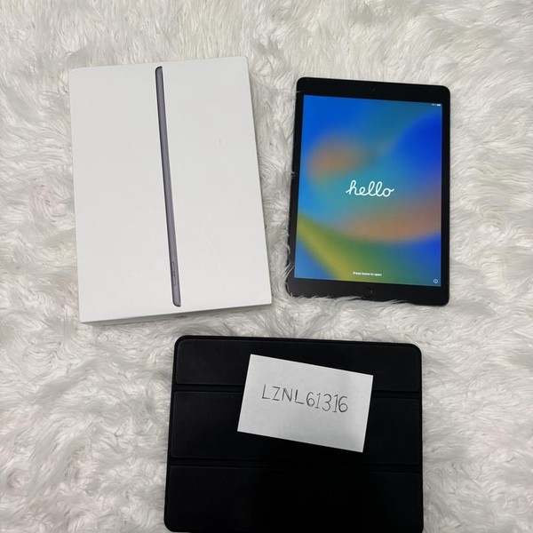 Apple iPad 7th Gen - Wi-Fi, 32 GB, Gray, A2197