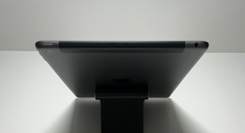 Fair
													Apple iPad 9th Gen - Unlocked, Gray, 64 GB, A2603, photo 5 of 8