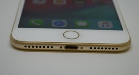 Good
													Apple iPhone 7 Plus - Unlocked, Gold, 32 GB, A1661, photo 2 of 11