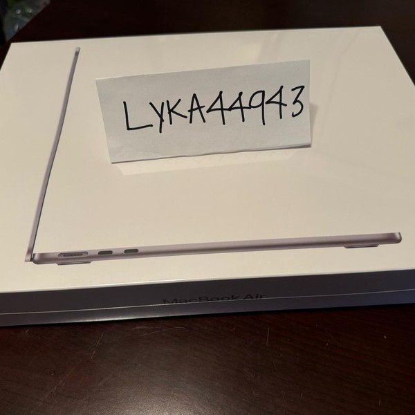 MacBook Air 2022 (M2) - 13 inch - 512 GB, Gray, 16 GB, Apple M2