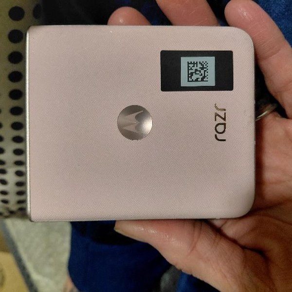 Motorola Razr (2025) - Unlocked, 256 GB, Pink, 8 GB