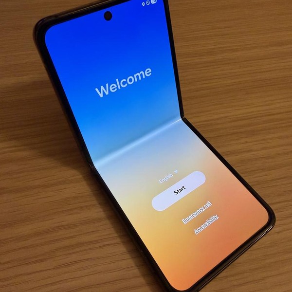 Samsung Galaxy Z Flip4 5G - Unlocked, 256 GB, Graphite, 8 GB, SM-F721U1