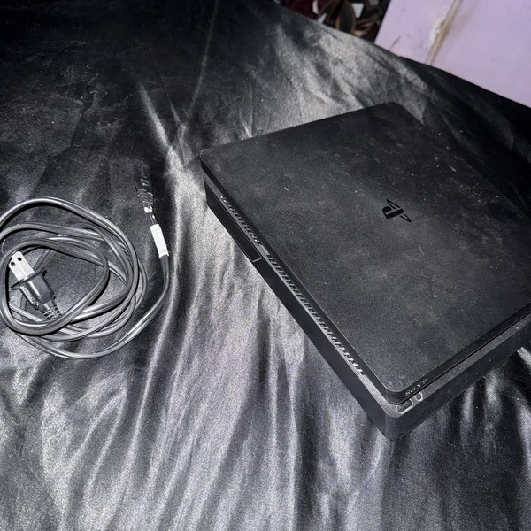 PlayStation 4 Slim - Black, 500 GB