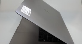 Good
													MacBook Pro 2018 (With Touch Bar) - 15" - I7, Gray, 1 TB, 32 GB, photo 2 of 4