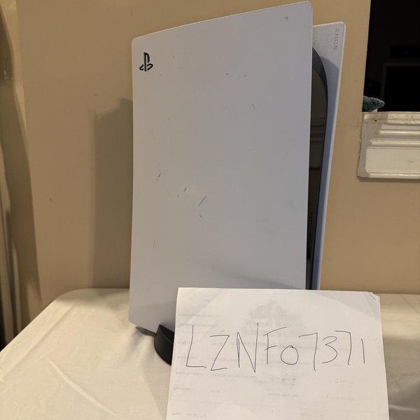 PlayStation 5 Standard Edition (2020) - 825 GB, White, Standard Edition