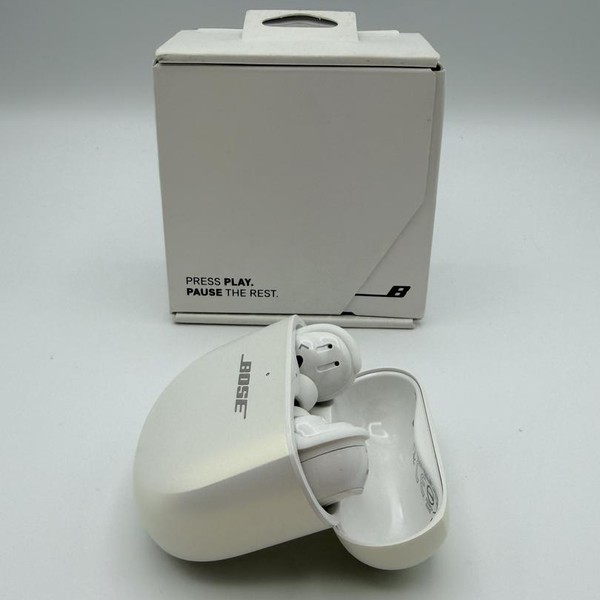 Bose QuietComfort Ultra Earbuds - Silver, Holiday Edition