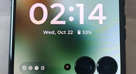 Good
													Motorola Razr Ultra (2025) - Unlocked, PANTONE Scarab, 512 GB, 16 GB, photo 5 of 7