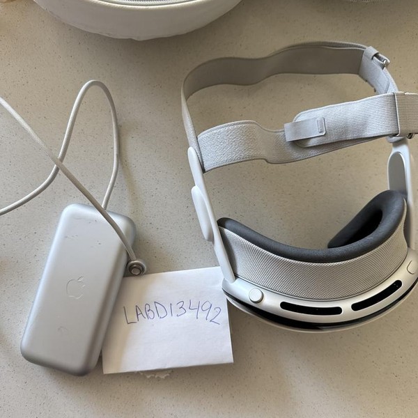 Apple Vision Pro - 256 GB