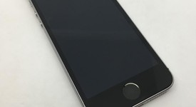 Good
													Apple iPhone SE 1st Gen 2016 - Sprint, Grey, 16 GB, A1723, photo 4 of 12