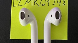 Used
													Apple AirPods 2nd Gen - Lightning Case, photo 4 of 5