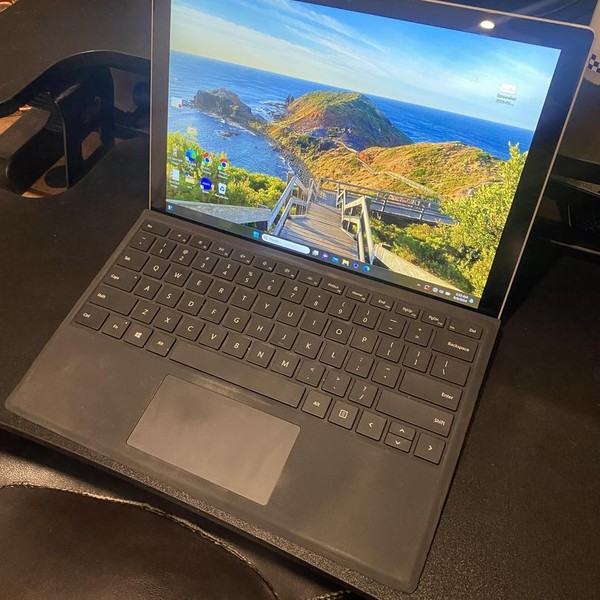 Microsoft Surface Pro 7 - 128 GB, Platinum, 4 GB, Intel Core i3