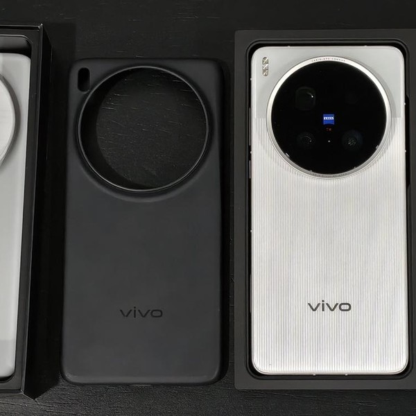 Vivo X200 Ultra - Unlocked Non-US, 512 GB, Silver, 16 GB