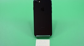 Fair
													Apple iPhone 7 - Verizon, Black, 32 GB, A1660, photo 2 of 7