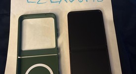 Good
													Motorola Razr (2024) - Unlocked, Orange, 256 GB, 8 GB, photo 1 of 6