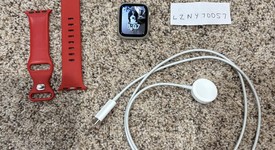 Good
													Apple Watch SE 2nd Gen 40mm - Silver, A2722 - GPS, Aluminum, photo 4 of 11