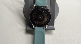 Good
													Samsung Galaxy Watch4 - Unlocked, Gold, 40mm, photo 3 of 6