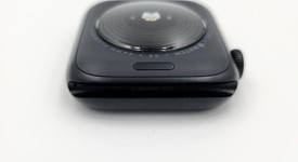 Good
													Apple Watch SE 2nd Gen 44mm - Unlocked, Midnight, A2727 - Cellular, Aluminum, photo 4 of 7