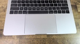 Fair
													MacBook Pro 2017 (No Touch Bar) - 13" - I5, Silver, 256 GB, 8 GB, photo 2 of 9