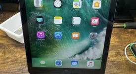 Good
													Apple iPad Air - Wi-Fi, Gray, 32 GB, photo 1 of 5