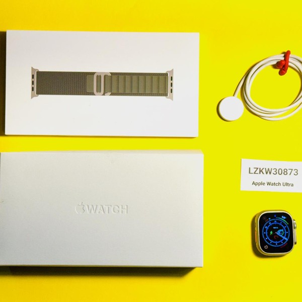 Apple Watch Ultra 49mm - Unlocked, Titanium, A2622