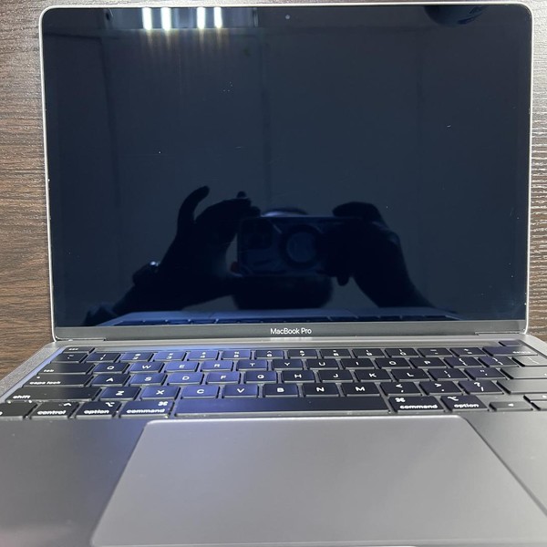 MacBook Pro 2020 - 13 inch - 256 GB, Gray, 8 GB, Intel Core i5