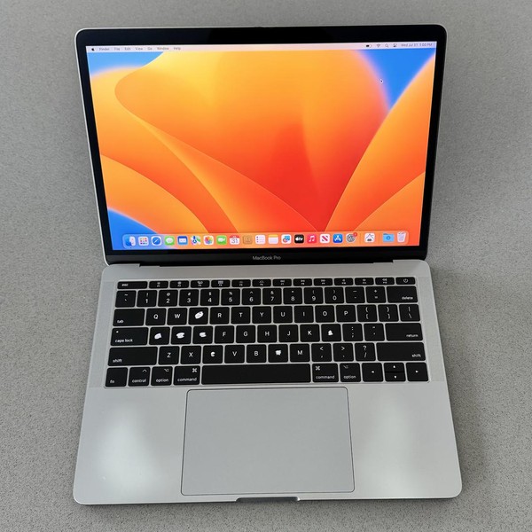 MacBook Pro 2017 (No Touch Bar) - 13 inch - 256 GB, Gray, 8 GB, Intel Core i5