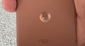 Good
													Motorola Razr Plus (2025) - Unlocked, PANTONE Mocha Mousse, 256 GB, 12 GB, photo 3 of 8