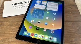 Good
													Apple iPad Pro 12.9" 2nd Gen 2017 - Unlocked, Gray, 256 GB, photo 1 of 8