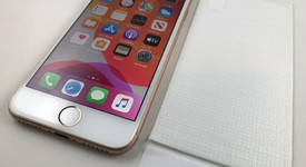 Good
													Apple iPhone 8 - Verizon, Gold, 64 GB, A1863, photo 3 of 8