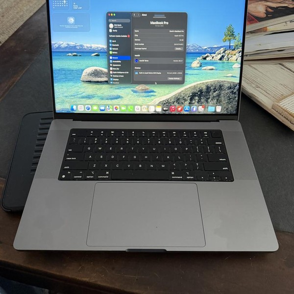 MacBook Pro 2023 - 16 inch - 512 GB, Gray, 16 GB, Apple M2 Pro 12-core