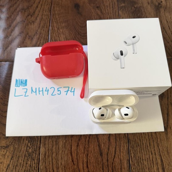 Apple AirPods Pro 2 - Lightning