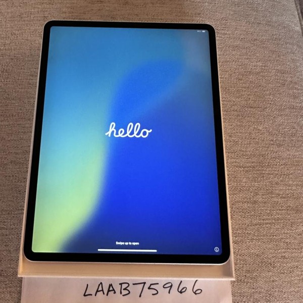 Apple iPad Pro 12.9 inch 3rd Gen 2018 - Wi-Fi, Silver, 64 GB, A1876