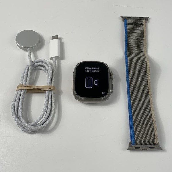 Apple Watch Ultra 49mm - Unlocked, Titanium, A2622