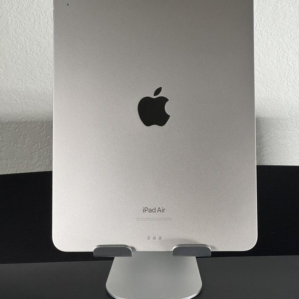 Apple iPad Air (5th Gen) - Wi-Fi, 256 GB, Starlight, A2588