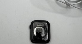 Good
													Apple Watch Series 5 44mm - Unlocked, Gray, A2095 Cellular, Aluminum, photo 3 of 8
