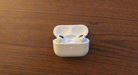 Used
													Apple AirPods Pro 2 - Lightning, photo 2 of 5