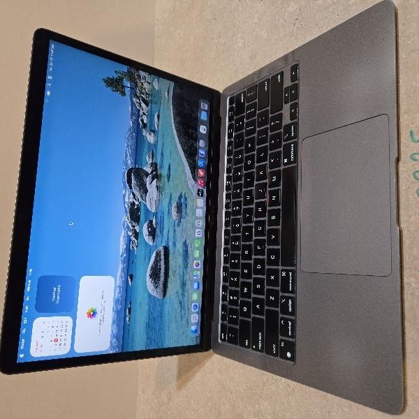 MacBook Air 2020 - 13 inch - 256 GB, Gray, 8 GB, Apple M1