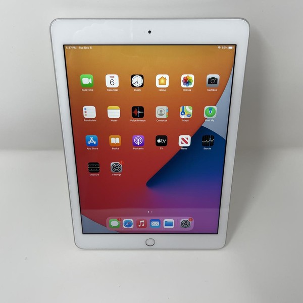 Apple iPad 5th Gen - Wi-Fi, 32 GB, Silver, A1822