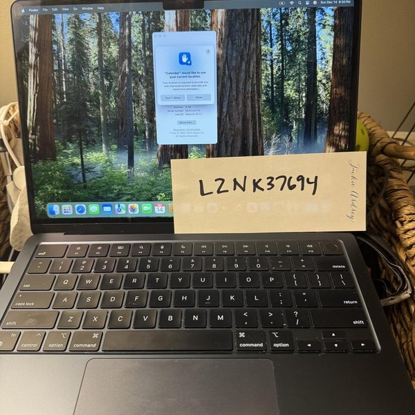 MacBook Air 2022 (M2) - 13 inch - 256 GB, Midnight, 8 GB, Apple M2