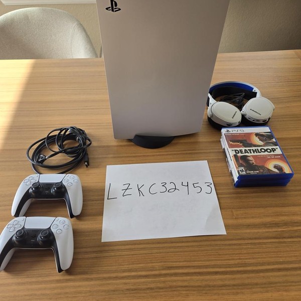 PlayStation 5 Standard Edition (2020) - 825 GB, White, Standard Edition