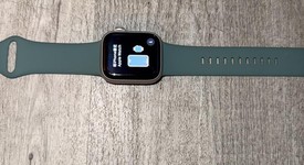 Good
													Apple Watch Series 9 41mm - Unlocked, Starlight, A2982 - Cellular, Aluminum, photo 2 of 8