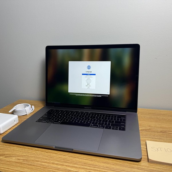 MacBook Pro 2018 (With Touch Bar) - 15 inch - 512 GB, Gray, 16 GB, Intel Core i7