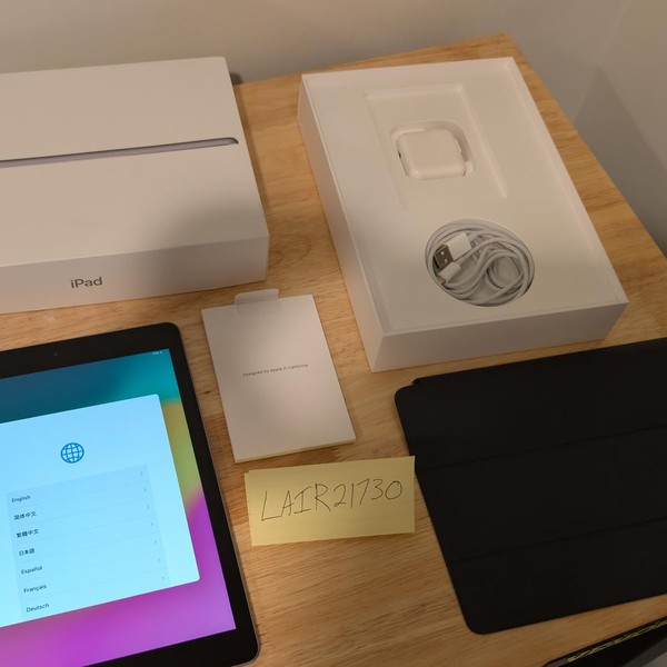 Apple iPad (6th Gen) - Wi-Fi, 128 GB, Gray, A1893