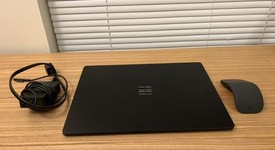 Good
													Microsoft Surface Laptop 2 - I5, Black, 256 GB, 8 GB, photo 4 of 10