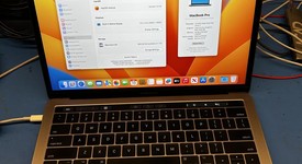 Good
													MacBook Pro 2017 (With Touch Bar) - 13" - I7, Gray, 1 TB, 16 GB, photo 1 of 4