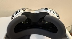 Mint
													Apple Vision Pro - 256 GB, photo 2 of 5