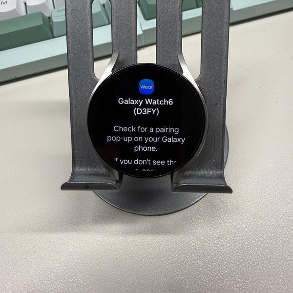 Samsung Galaxy Watch6 - Unlocked, Gold, 40mm